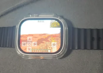 Orang Ini Berhasil Menjalankan Minecraft di Jam Tangan!