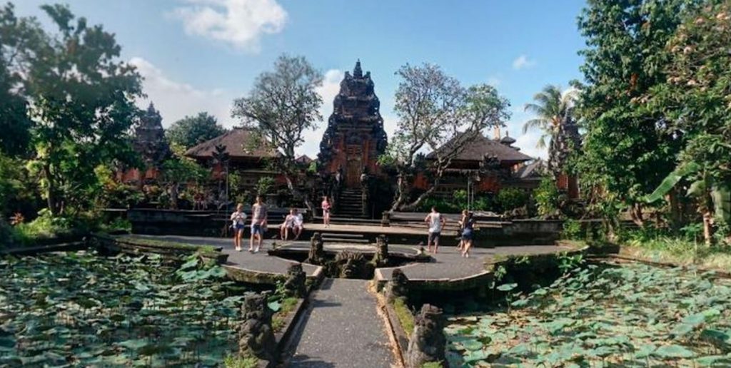 7 Daftar Wisata Pura di Bali Paling Populer dengan Pemandangan Cantik