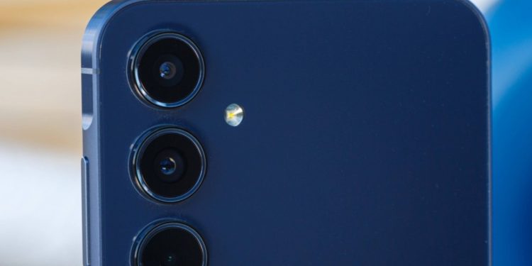 Samsung Rilis Update April 2026 untuk Galaxy A53 dan A55!